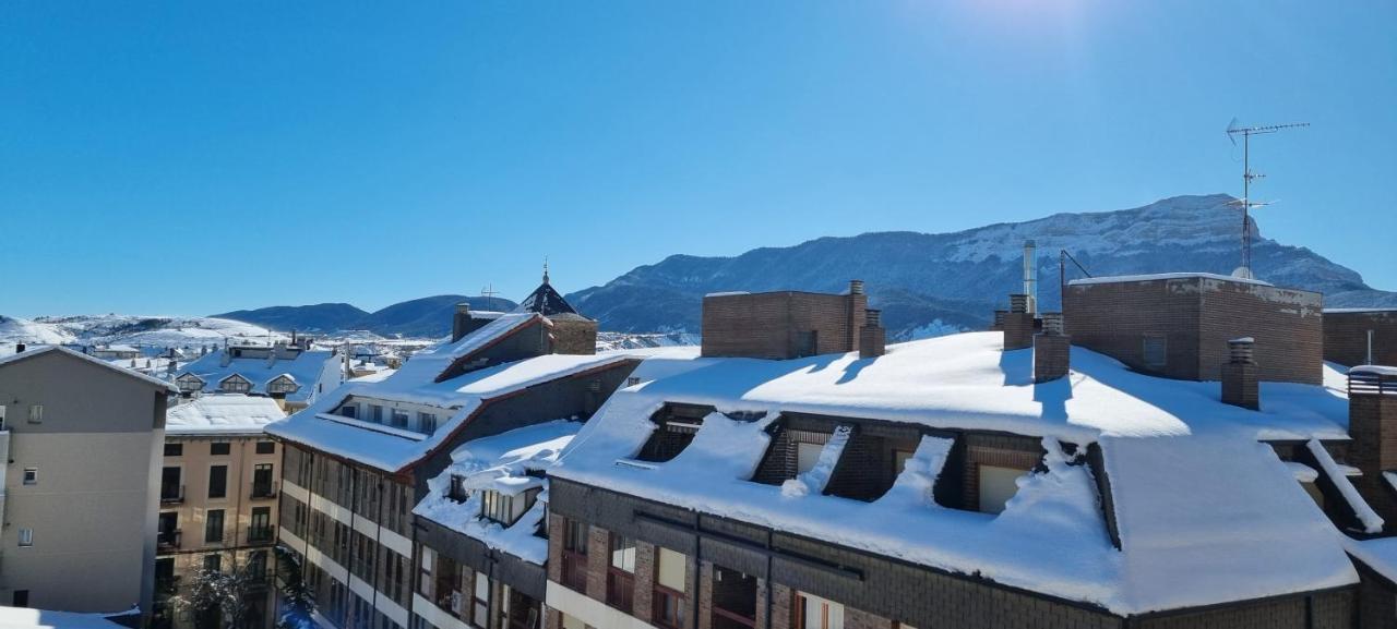Appartamento Flor De Nieve Jaca Esterno foto