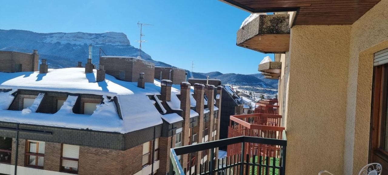 Appartamento Flor De Nieve Jaca Esterno foto